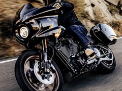 2022-low-rider-st-styling-media-text-block-1x1