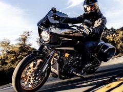 2022-low-rider-st-styling-media-text-block-582x388