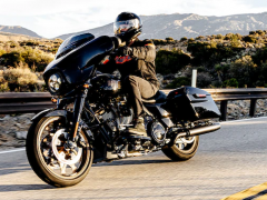 2022-street-glide-st-motorcycle-g3