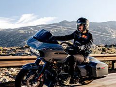 road-glide-st-styling-media-text-block-303x416