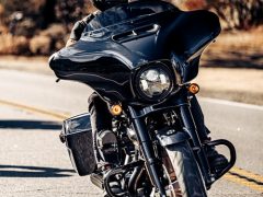 street-glide-st-styling-media-text-block-1x1